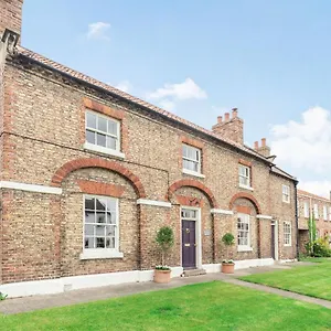 https://chapel-cottage.yorkshirehotels.net