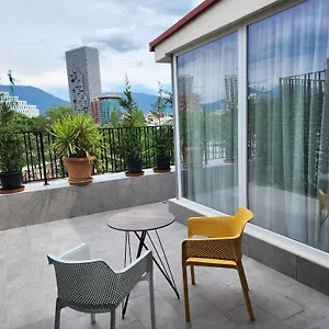 https://penthouse-with-a-city-view.hotels-in-tirana.com